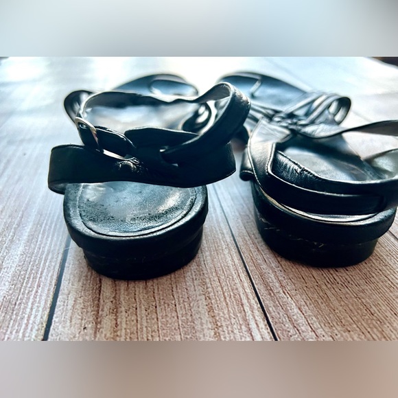 Me Too leather sandals - Picture 2 of 4